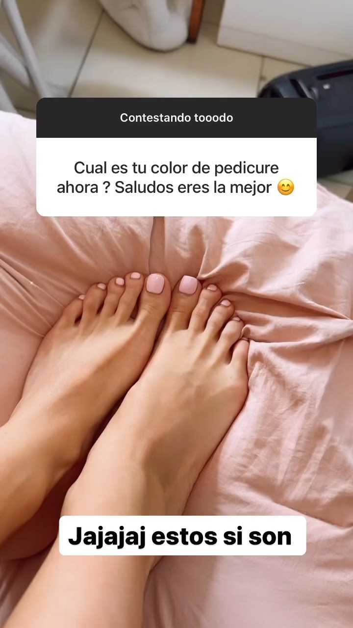 Erubey De Anda Feet
